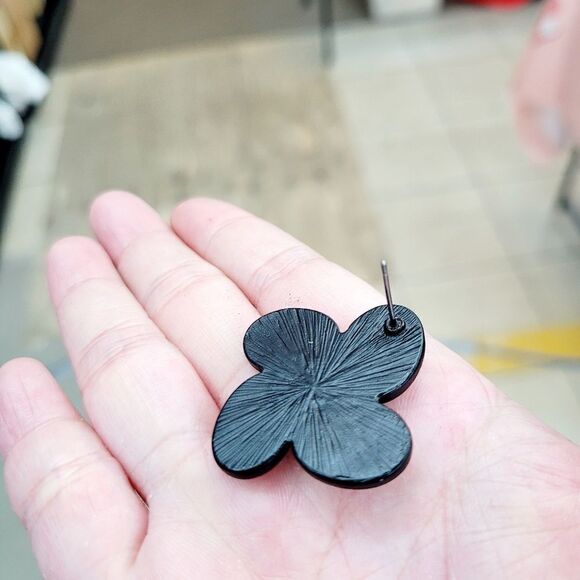 Brand New Forever 21 Blue & Black Flower Earrings - Picture 3 of 7
